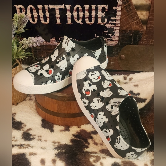 Native Disney Shoes - Picture 2 of 15